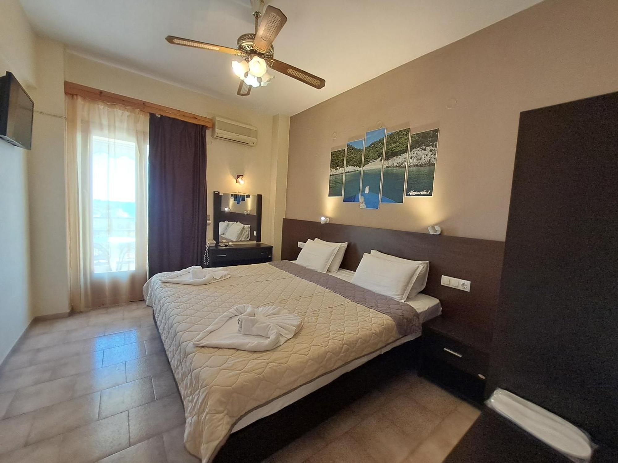 Gorgona Hotel Patitiri  Ngoại thất bức ảnh