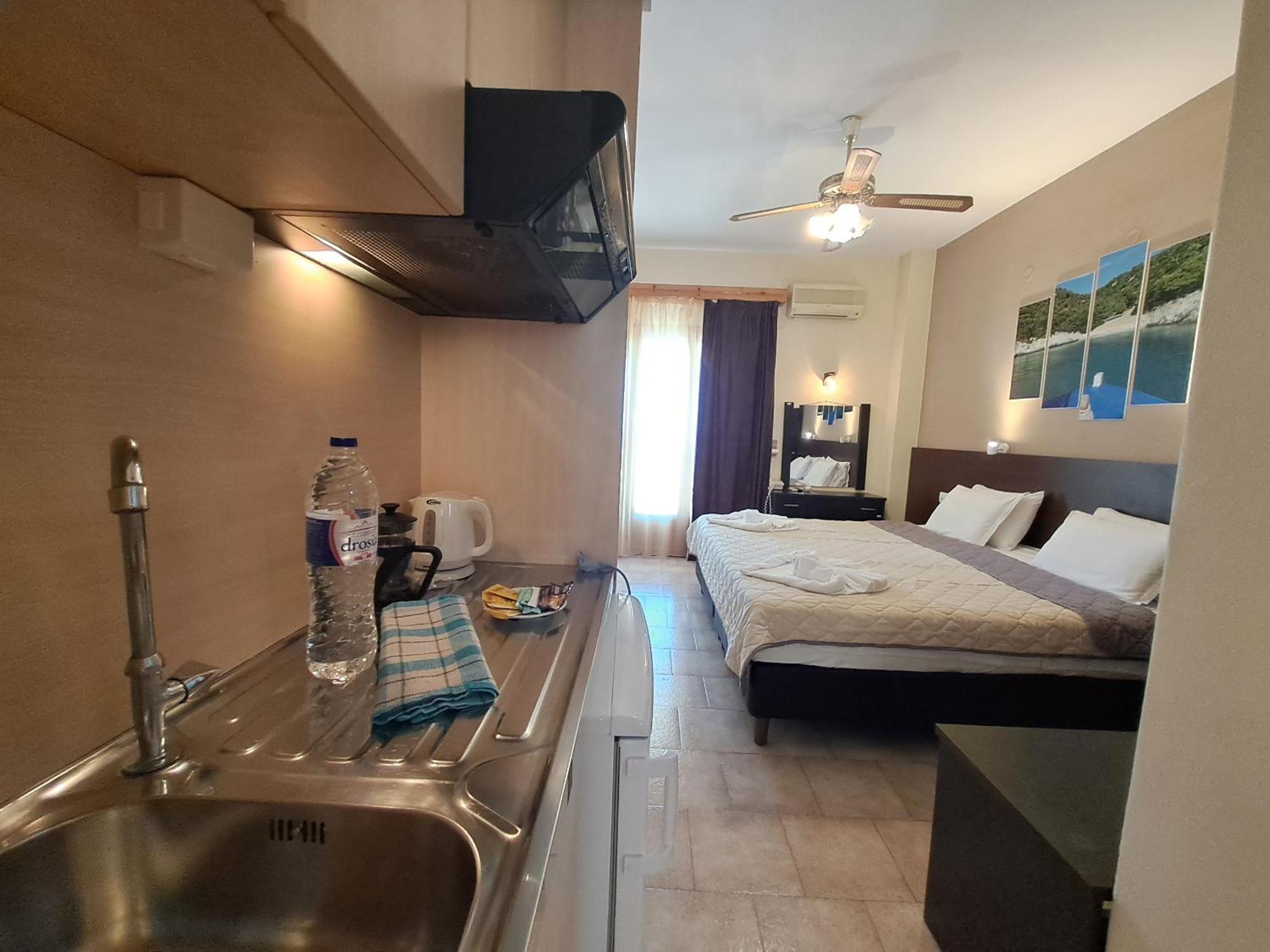 Gorgona Hotel Patitiri  Ngoại thất bức ảnh